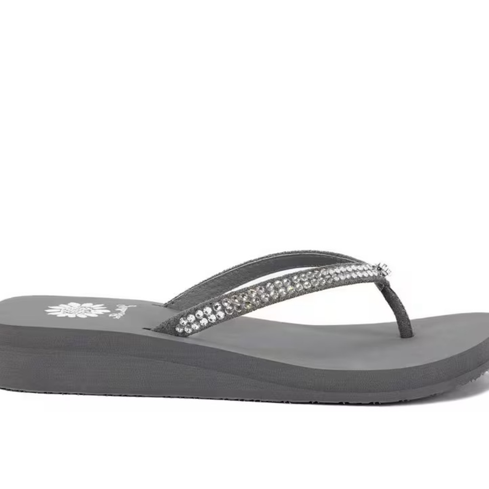 YELLOW BOX JELLO  GRAY CLEAR FLIP-FLOPS Rhinestones MEDIUM WIDTH NEW IN BOX